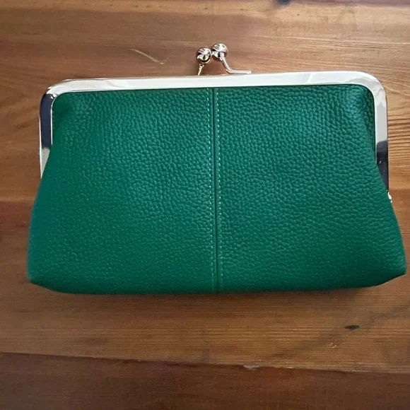 Green Leather Kisslock Clutch Bag - Picture 2 of 8